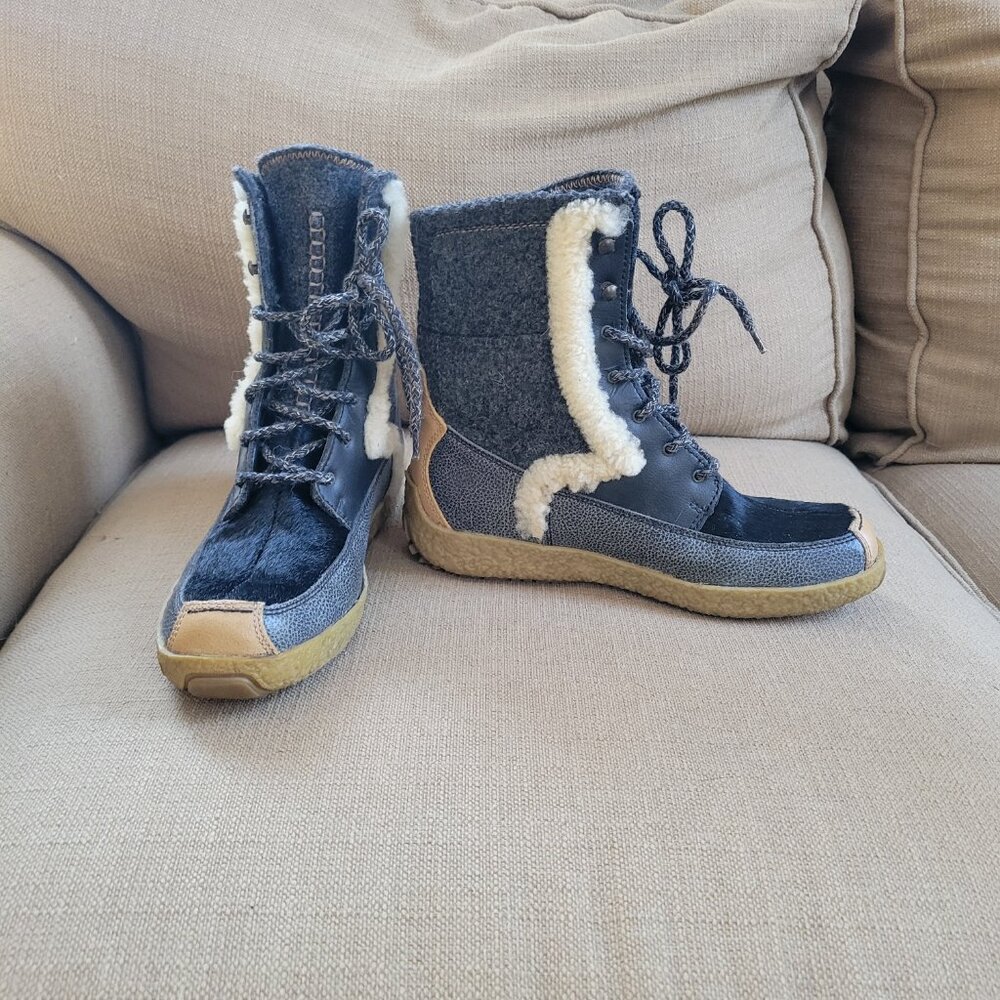 Stunning Technica Apres Ski Boots, Size 39 / Size 8